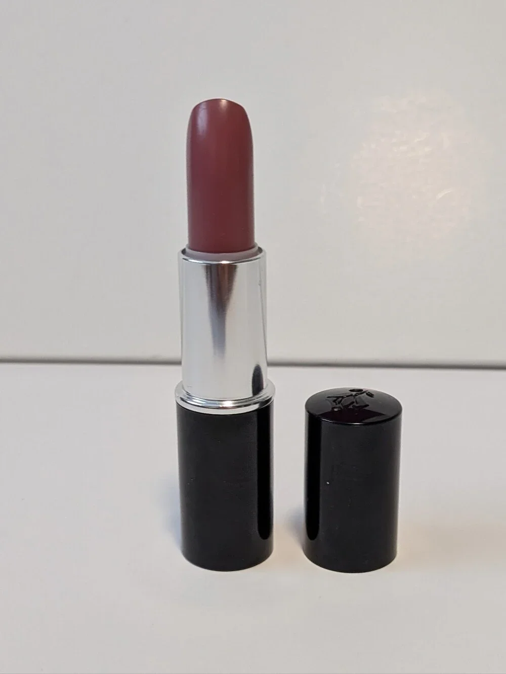 New'Lancome Lipstick Color Fever Rose Defile.It is a Standard Size